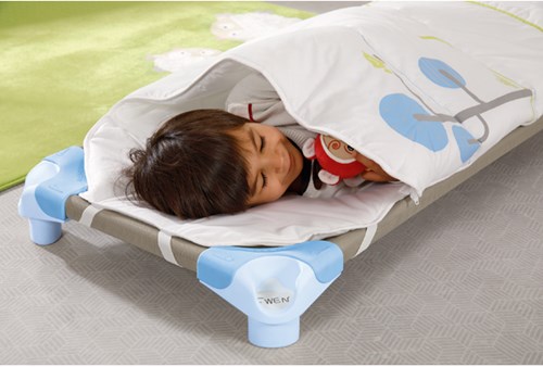 Eduplay lettino impilabile 130 cm multicolore - letto leggero per bambini-2