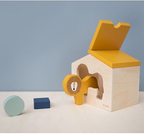 Trixie scatola delle forme in legno - Mr. Lion - giocattolo in legno FSC giallo