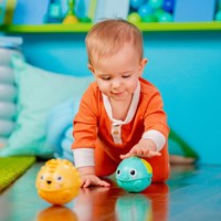 Bright Starts giocattolo Giggables Roll & Chase Pals - giocattolo interattivo