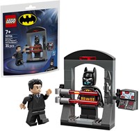 LEGO Super Heroes set di costruzione Batman Bruce Wayne e la Batsuit 30726-3
