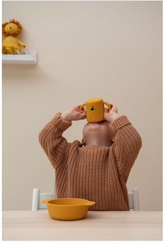 Trixie tazza con beccuccio in silicone per bambini gialla Mr. Lion anti-perdita-3