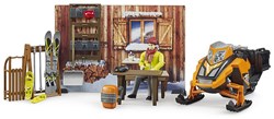 Bworld Berghut met sneeuwscooter