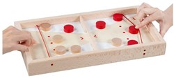 Goki gioco da tavolo in legno puck shooting 2in1