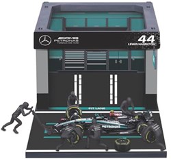 Bburago F1 Mercedes AMG W15 2024 pitstop diorama Hamilton auto giocattolo