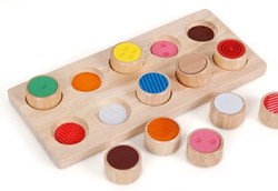 Puzzle, pietre e tavole sensoriali