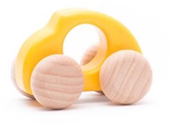 Bajo auto in legno Beetle gialla - classico giocattolo sostenibile