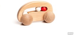 Bajo auto in legno con perline - giocattolo sostenibile per bambini