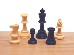 HOT Games pezzi scacchi plastica 77 mm nero-bianco Staunton in sacchetto