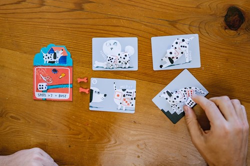 Asmodee gioco di dadi Spots - Gioco da tavolo con cani e fortuna-3