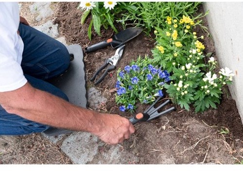 Black+Decker set attrezzi da giardino 4 pezzi con tappetino e forbici da potatura-2