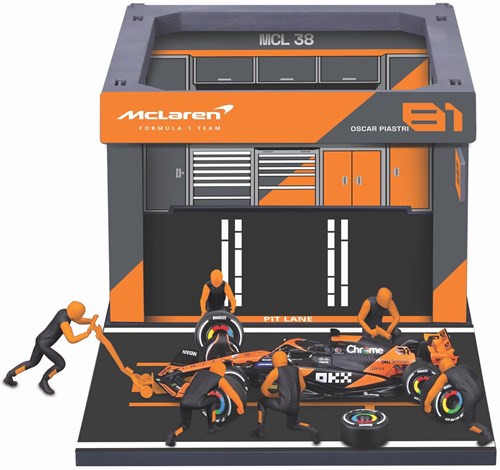 Bburago auto giocattolo F1 McLaren MCL38 2024 Diorama Piastri scala 1:43-2