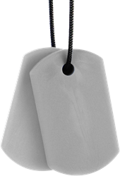 ARK Therapeutic gioiello da masticare Chew Tags grigio chiaro standard - giocattolo sensoriale Dunne, discrete kauwketting met twee hangers in dog-tag-stijl, voor kinderen en volwassenen.
