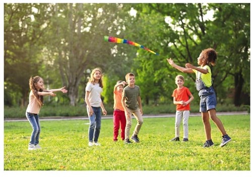 Goki Palla da lancio arcobaleno - giocattolo colorato da esterno per bambini-2