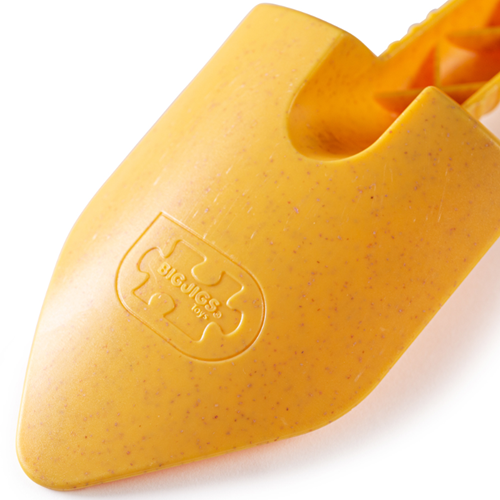 BigJigs pala giocattolo eco - giallo miele - giocattolo da esterno sostenibile-3