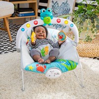 Baby Einstein sdraietta - Explorers Kick 'n Tunes Premium Bouncer - giocattolo interattivo per neonati