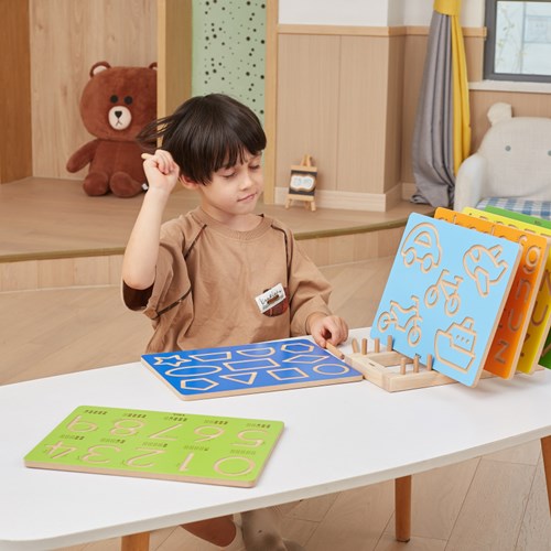 Viga Toys tavola educativa per tracciare forme blu scuro giocattolo in legno-2
